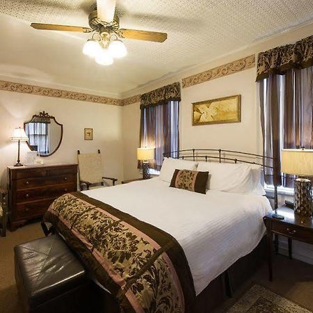 Rogues Harbor Inn Lansing Eksteriør billede