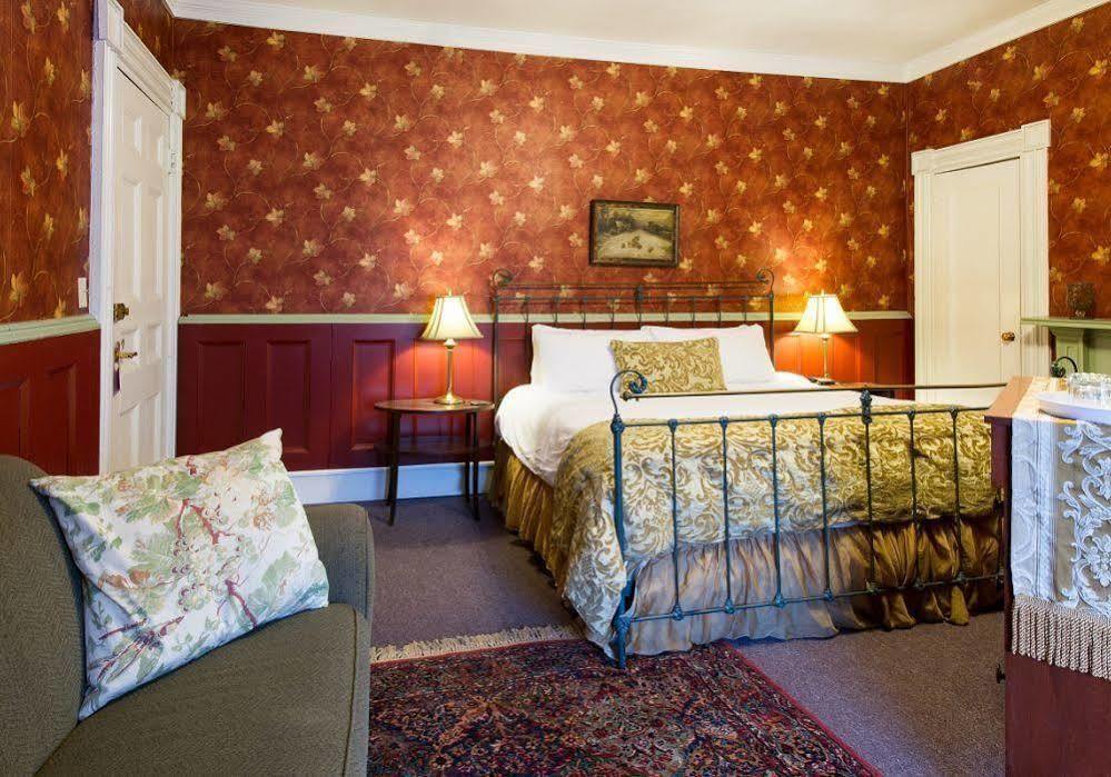 Rogues Harbor Inn Lansing Eksteriør billede