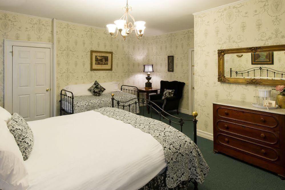 Rogues Harbor Inn Lansing Eksteriør billede